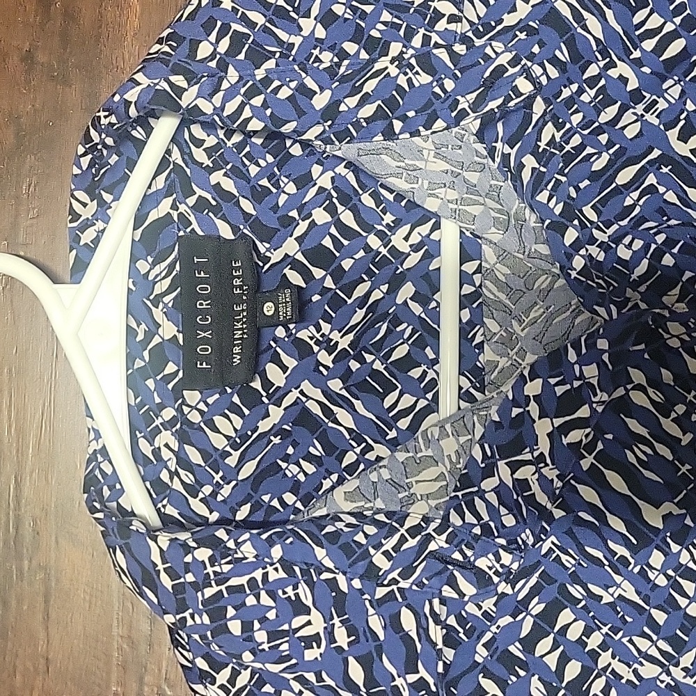Ladies blouse - Picture 2 of 3